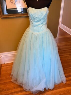 Light Blue Tulle Strapless Prom Dress